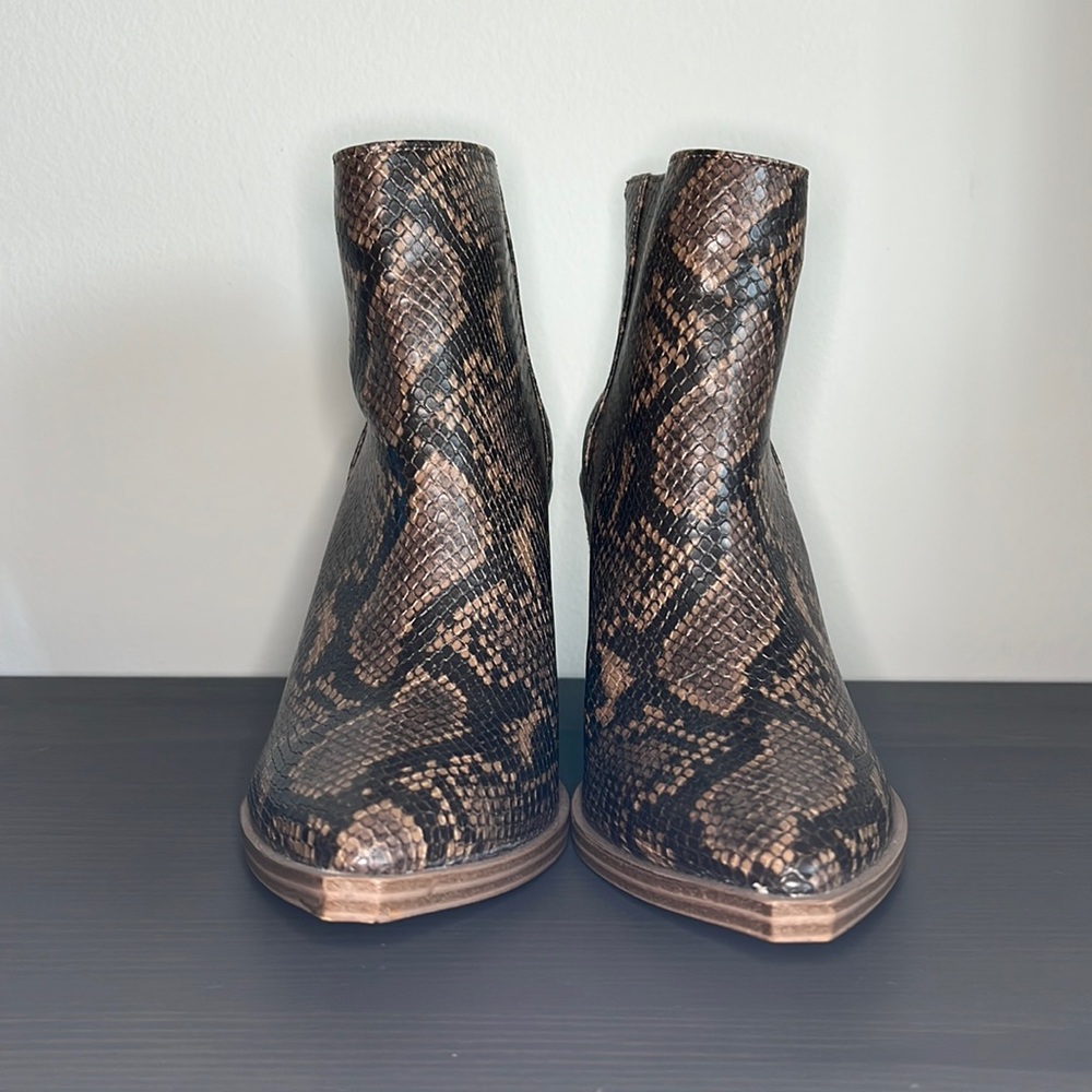 Steve Madden ALERT SNAKE SKIN BOOTIE 8.5